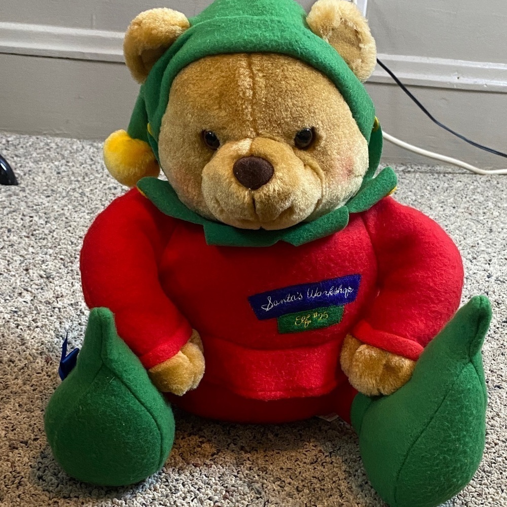 Vintage 1990’s Hallmark Chris the Elf Bear Santa’s Workshop Elf #25 Collectible